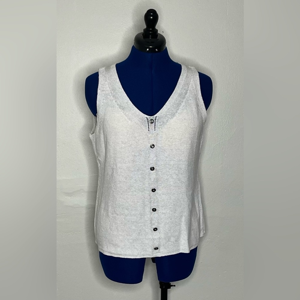 Nic + Zoe sleeveless button up sweater, size medium.